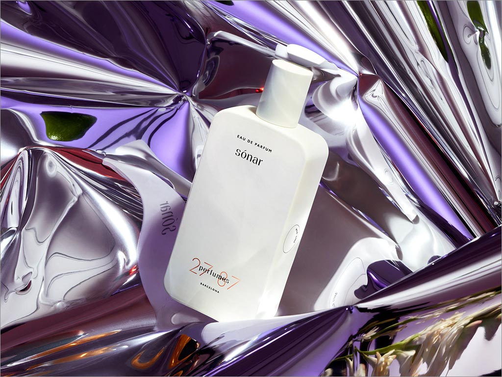 通過攝影的力量展示27 87品牌五種香水包裝設(shè)計(jì)